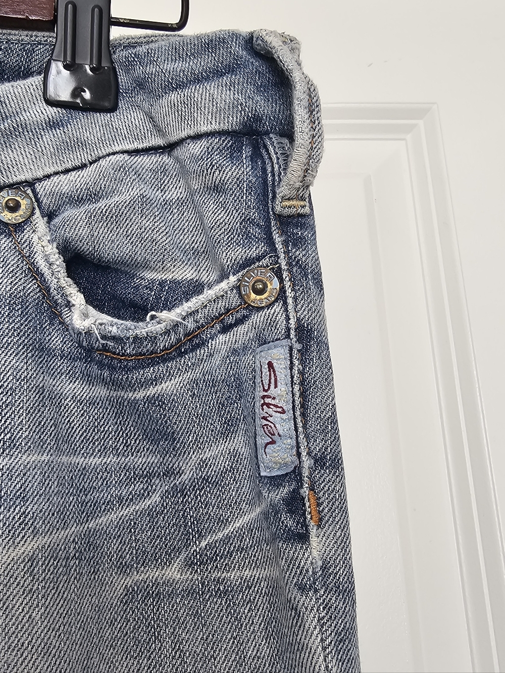 Silver Jeans Co. Suki Bootcut Jeans Women’s Light Wash Distressed Low Rise - Picture 5 of 11